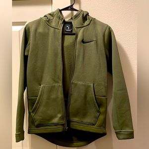 LIKE NEW! Boys Nike Therma Hoodie